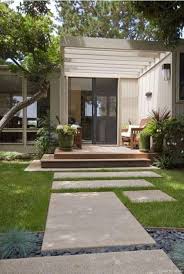 32 The Best Minimalist Garden Design Ideas You Have To Try Pimphomee In 2020 Modern Garden Design Modern Landscaping Modern Landscape Design