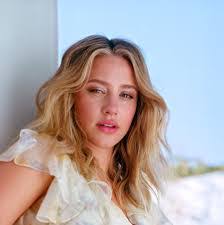 Lili Reinhart's Instagram, Twitter & Facebook