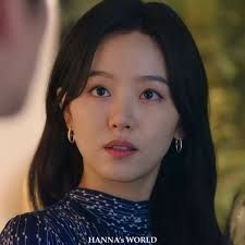 Very good actress. I watched her at 'Familiar Wife' and 'Bon Apetit' both  villain role haha. Eventhough i hate her character. i'm really impressed  about her acting skills same with Park Sung