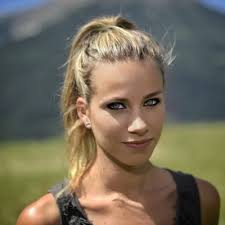 A 23 ans, marion rousse, cycliste et fiancée du champion de la pédales tony gallopin, enchante le tour de france. Marion Rousse Roussemarion Twitter