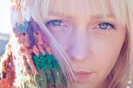 Watch Laura Marling and Eddie Berman cover Bob Dylan's 'Like a Rolling  Stone' • News • DIY Magazine