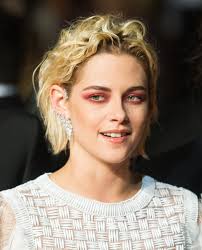 Kristen stewart explains her new blonde hair. Great Outfits In Fashion History Kristen Stewart In Chanel And Battered Converse Sneakers Fashionista