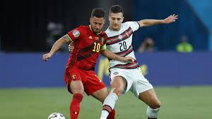 Északon és keleten egyetlen szárazföldi szomszédjával, spanyolországgal határos. Kekoquqz8bi6am