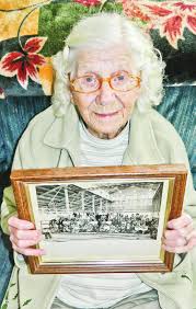 Lee DeWyze adds glam to seventh HIT Idol event