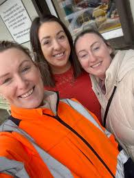 This is Lovie Rivard & I am very proud to have initiated my ACT OF LOVE  project honouring our Health care Heroes. Thank you Carolyn Boll of the  Montreal Gazette for this