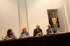 Mais um tesouro na nossa Biblioteca"