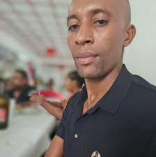 Simba n'y piscine satria maro n'y mandeha fadimbolana rano tsisy lohany  hanaovana batisa#Fiangonana _Advantiste