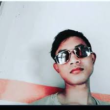 This is a massive one, huh? Who's the better big rig? 🚛 Like for Optimus  Prime or Love for Motormaster! 😍