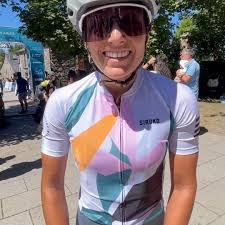 La segunda posición en la categoría femenina del Medio Fondo fue para la  cacereña Ana Senso Regodón, del CN Cáceres Los Delfines. Jornada redonda  para ella: disfrutó de los paisajes en su primera ...