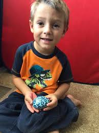 Found in Forest Park. He's choosing to keep it.❤️