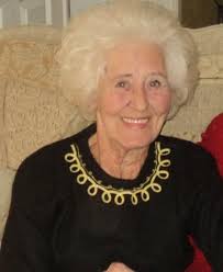 Can someone edit a photo to show grandma's whole head?