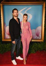Sofia richie and scott disick's future home may have hints of oak drive in sag harbor. Sofia Richie Adressen Scott Disick Split Und Kourtney Kardashian Nicht Schuld Aktuelle Boulevard Nachrichten Und Fotogalerien Zu Stars Sternchen
