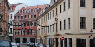 Es ist das ideale wohngebiet für menschen, die aktiv und kulturinteressiert sind. Barockviertel Innere Neustadt Tourdresden