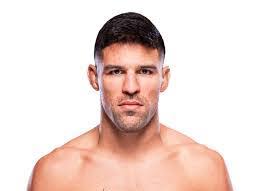 Jennifer Mennenga's Instagram, Twitter & Facebook