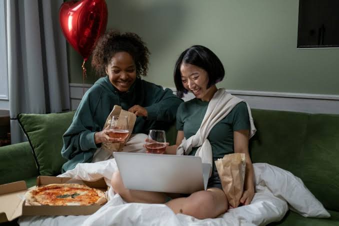 The Benefits of Becoming Friends With Your Neighbor - aSweatLife