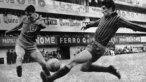 Italian giants ac milan defeated argentina's boca juniors to become world champions thanks to a. El Dia En Que Boca Jugo Con La Camiseta Del Milan Ante La U As Chile