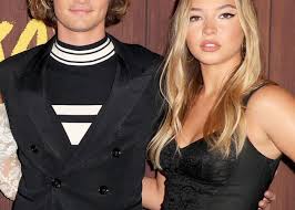 Explore tweets of chase stokes @hichasestokes on twitter. Why Madelyn Cline And Chase Stokes Are Couple Goals