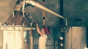 A Desaignes La Distillerie Les Essentielles Produit Huiles Essentielles Hydrolats Et Huiles Aromatiques Bio