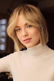 70's style haircuts with bangs are making a comeback. 30 Flirty And Chic Ideas Of Wearing Short Hair With Bangs Today