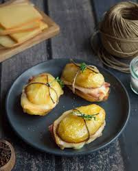 Sandwich De Pommes De Terre Et Raclette Pour 6 Personnes Recettes Elle A Table Recette Recettes De Cuisine Recette Pomme De Terre Raclette