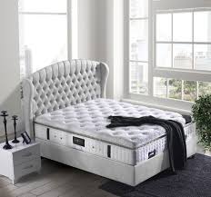 Die untere matratze bildet den unterbau des bettes und ist daher stets ein als argumente für ein boxspringbett mit 140x200 zentimeter großer liegefläche stehen die. Boxspringbett Moskau Chester Mit Bettkasten Stoff Weiss 140x200 Cm Liegeflache 140x200 Cm Farbe Weiss