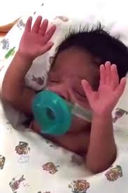 This little finger on the right. Newborn Baby Worships God In Nicu As Mom Sings Gospel Song Faithpot