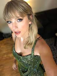 Kanye west may have shaded taylor swift in twitter rant. Taylor Swift Auf Twitter So Excited To Release The New Version Of Lover The First Dance Remix Based On The Arrangement Of The Amas Performance Https T Co Enabonk2ot Https T Co 6grqxx39g9