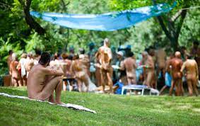 巴黎開放首座「裸體公園」…全身脫光光野餐！但禁止偷窺狂入內| ETtoday國際新聞| ETtoday新聞雲