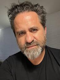 Ismael Luis's Instagram, Twitter & Facebook