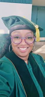 Kendra Breen's Instagram, Twitter & Facebook