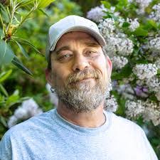 Mark Knickerbocker's Instagram, Twitter & Facebook