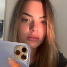 Madeline Lawrence's Instagram, Twitter & Facebook