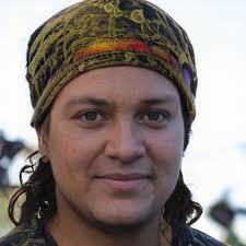 This hat does not exist (@hatdoesnotexist)