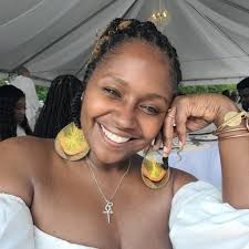 Happy Born Day to Ute'Yasmine RaDena Cox Funderbirk ' s friend "Melisa Fox"