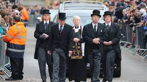 Friends, family and colleagues of stephen hawking gathered on saturday to pay their respects at his private funeral in cambridge, where the british science great spent most of his extraordinary life. Thousands Pay Emotional Tribute To Stephen Hawking In Cambridge As Theory Of Everything Stars Eddie Redmayne And Felicity Jones Join Mourners At Funeral Mirror Online