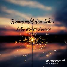 Spruchdestages Traume Nicht Dein Leben Lebe Deinen Traum Zitat Selflove Selfcare Sel Traum Zitate Lustige Zitate Und Spruche Lebe Deinen Traum Zitate