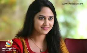 Miya To Play It For The Third Time Tamil News Indiaglitz Com An ardent fan of sherlock holmes from childhood, thomas tries his best to solve issues like sherlock holmes. indiaglitz