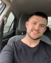 Cody Farrar's Instagram, Twitter & Facebook