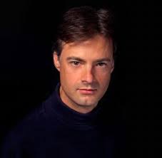 Grammy Award-winning singer to perform at Drake