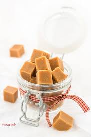 Caramel Toffees Selbstgemacht Ein Tolles Geschenk Aus Der Kuche Toffee Geschenke Aus Der Kuche Dessert Rezepte