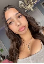 Alyssa Doster's Instagram, Twitter & Facebook