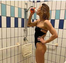 Jan 23, 2021 · e' quello che federica pellegrini ha fatto in queste ore. Federica Pellegrini Fisico Statuario Sotto La Doccia La Foto Boom Di Like Solonotizie24
