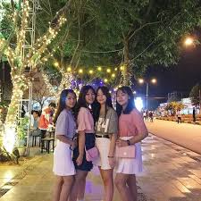 Một người khác làm gần quán bà tuyết cho biết ban đêm thỉnh thoảng có nghe thấy tiếng khóc, tiếng chửi mắng phát ra từ nhà bà tuyết. Biáº¿t Tuá»'t Cac Ä'iá»ƒm Vui ChÆ¡i Vá» Ä'em Táº¡i Ninh Binh Háº¥p Dáº«n