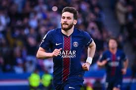 Khvicha Kvaratskhelia's father sends direct transfer message to Arsenal