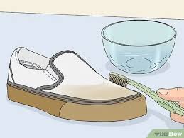 Sparkling white again with lemon: 3 Ways To Remove Yellow Bleach Stains From White Shoes Wikihow