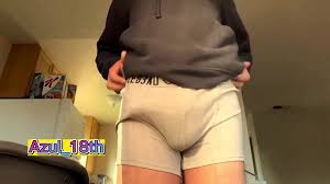 Cain Gomez y sus vergas peludas - Twitter se enciende!