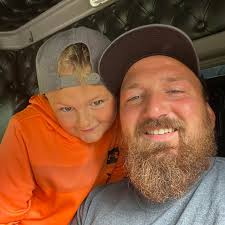 Hommage à Elvis Gratton added a...