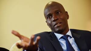 Prezidan ayisyen an Jovenel Moise pibliye yon dekrè pou l nonmen 18 minis  ki pral fè pati nouvo gouvènman an pami yo ansyen minis jistis Jean Roudy  Aly ke 4 palmantè opozisyon