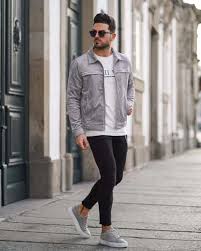Urban/street fashion is a style born of the street, a look that emerges from the neighborhood as opposed to fashion dominated by designers and wall street. 53 Best Streetwear Outfits For Men Women In 2021
