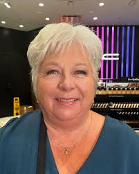 Nice natural look for grad pictures😊 #gradmakeup #makeupartist  #maccosmetics #saskatoon